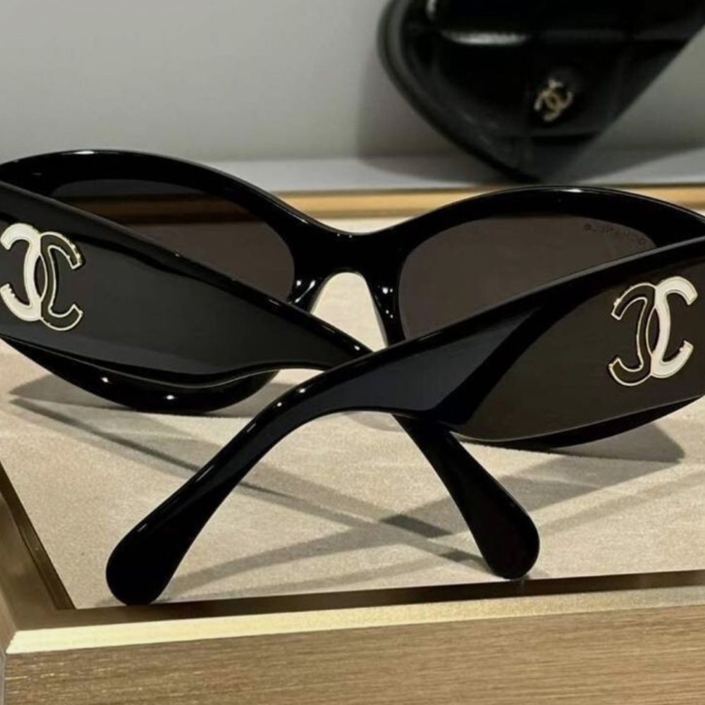 Preloved CHANEL Black Sunglasses - Picture 2 of 8